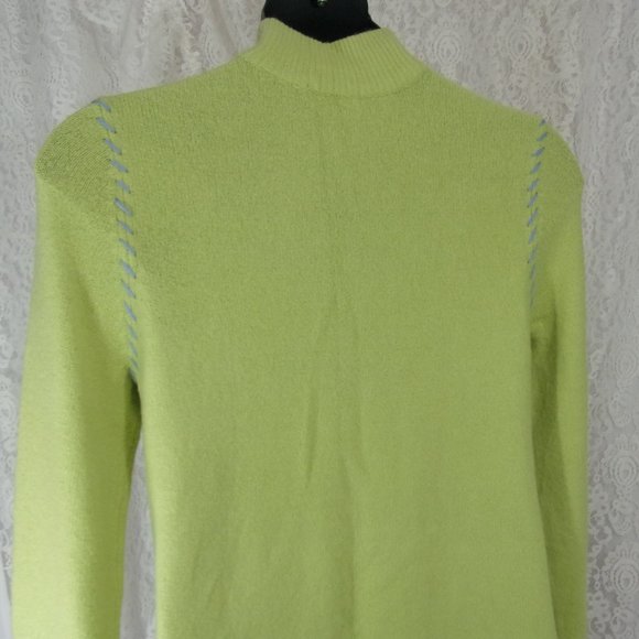 Green Pullover Sweater Super Soft  NWOT Size L - Picture 4 of 4